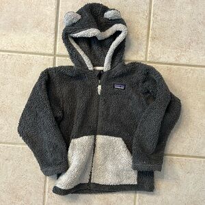Patagonia 5T unisex fuzzy coat!